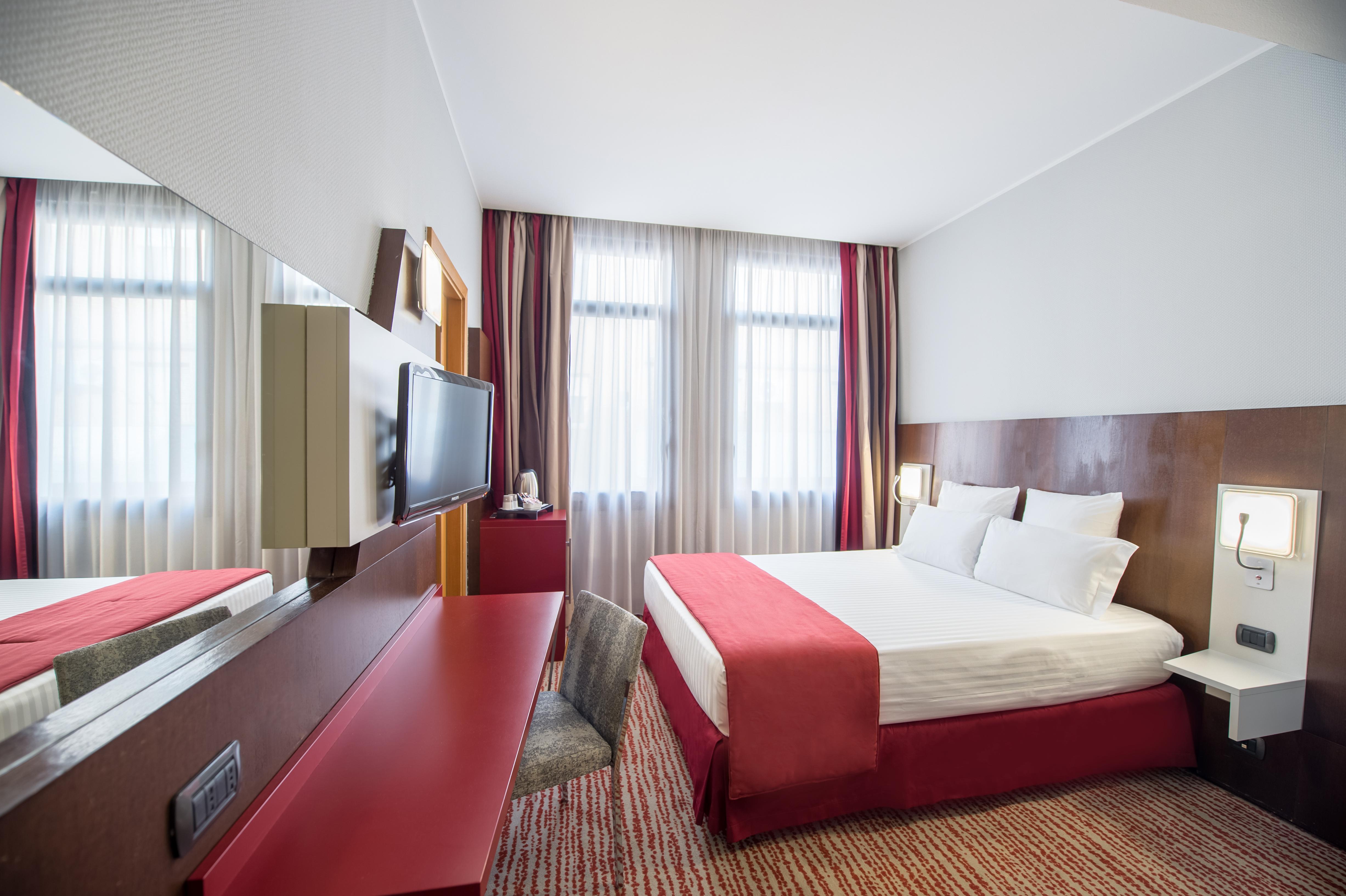 Mercure Roma Piazza Bologna Bagian luar foto